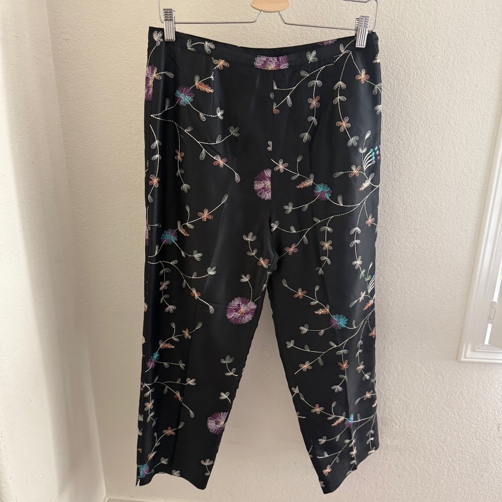 Anne Carson retro black floral embroidery 100% silk pants size M